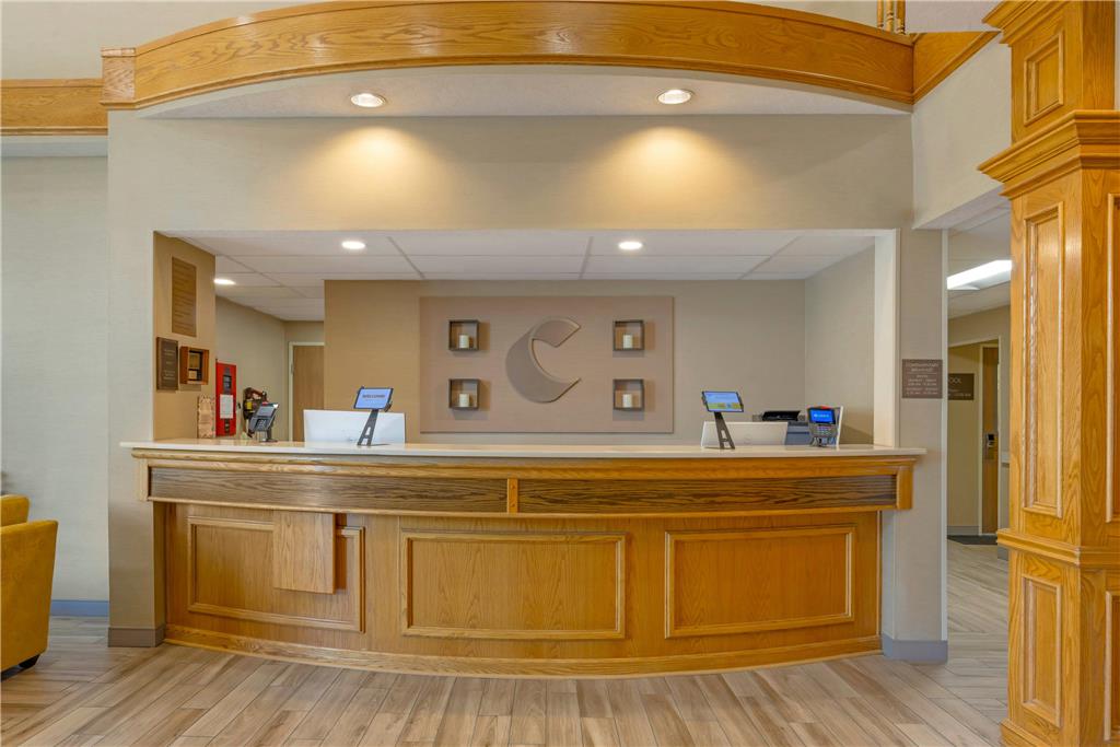Comfort Suites Salem - photo 10
