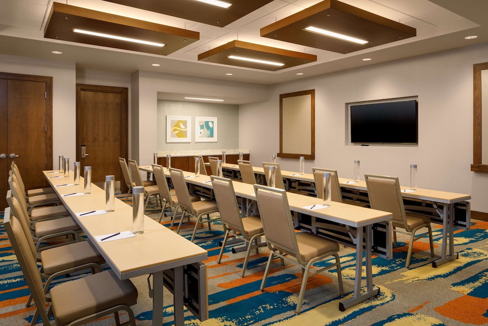DoubleTree by Hilton Pittsburgh Cranberry - photo 99