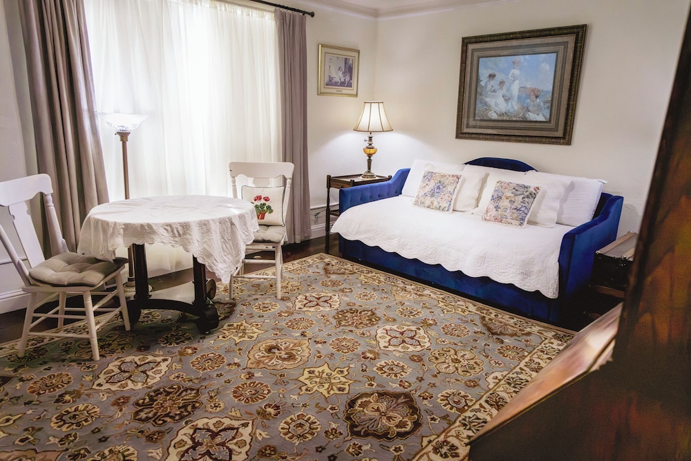 Weaverville Hotel - photo 48