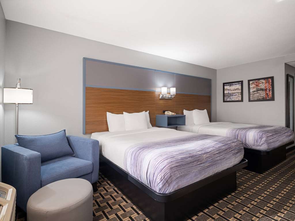 AmericInn by Wyndham Woodstock IL - photo 17