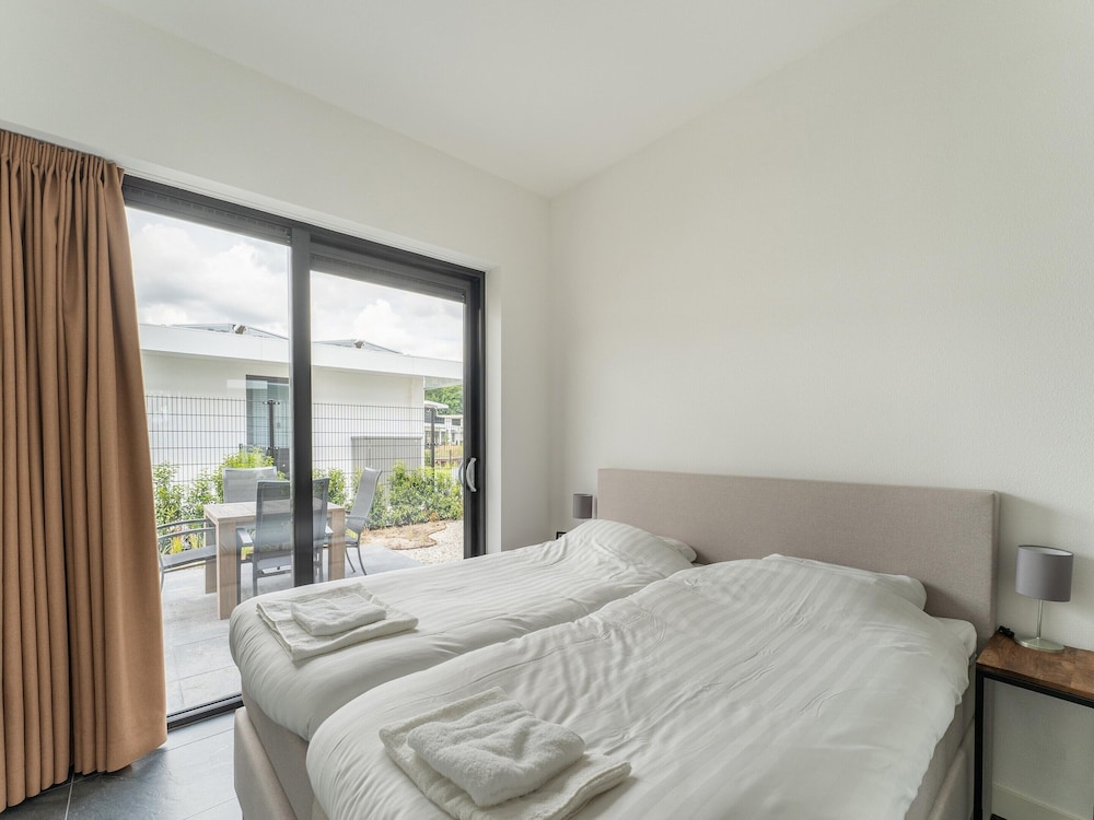 Luxe villa in Zeewolde with infrared sauna — 4-Star Luxury Hotel in Zeewolde, Netherlands