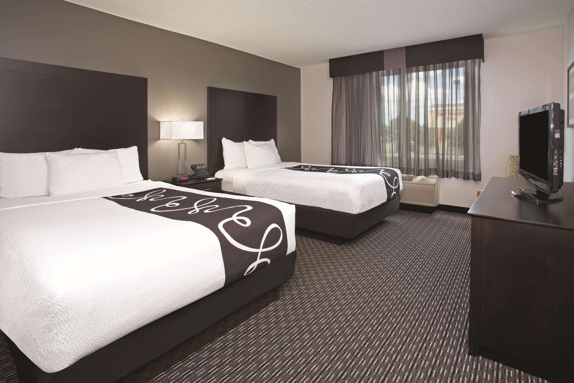 La Quinta Inn & Suites by Wyndham Charleston Riverview - photo 8