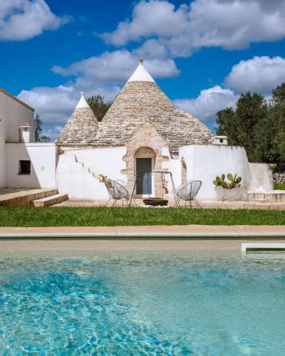Trullo EVO con piscina privata — 4-Star Luxury Hotel in Ostuni, Italy