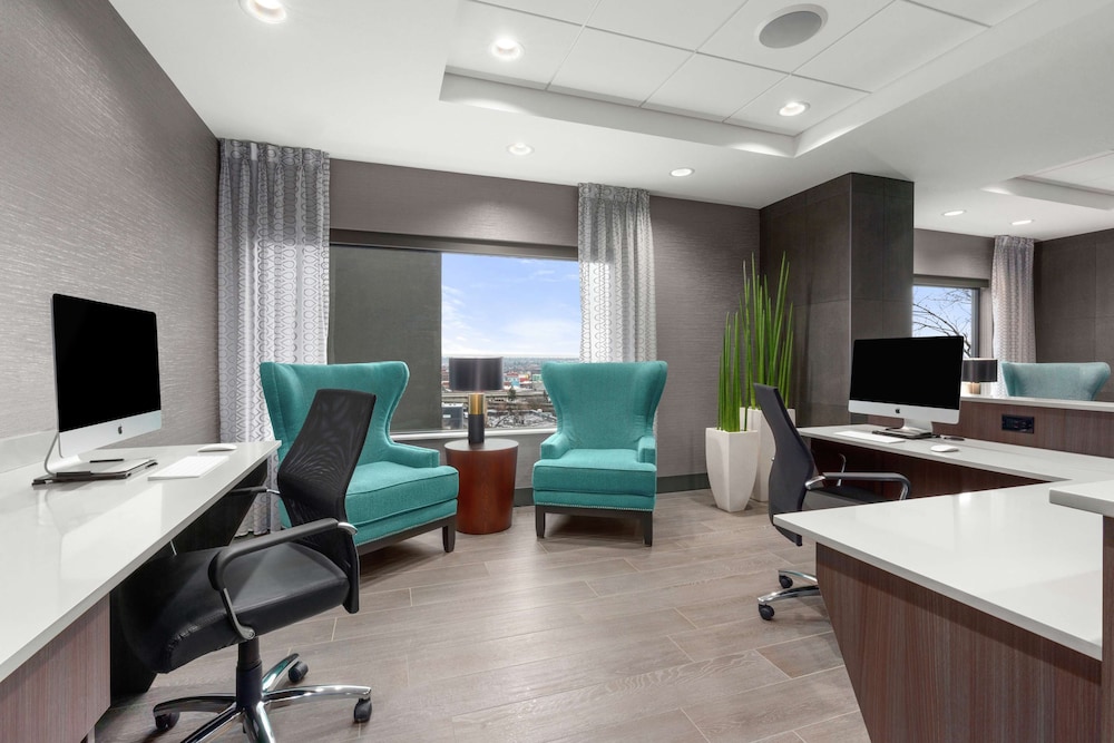 Hampton Inn & Suites Spokane Downtown South - photo 59