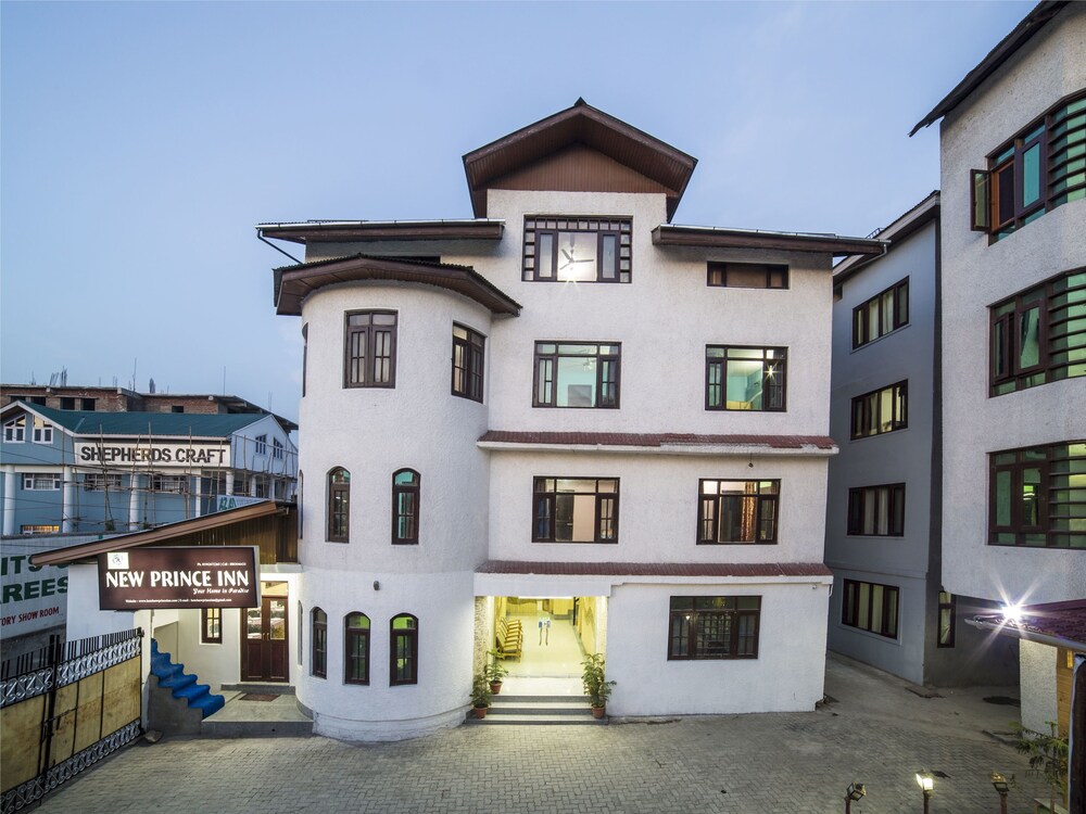 Hotel New Prince Inn