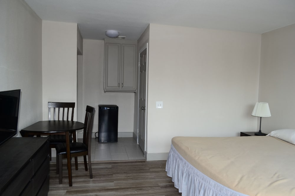 Harmony Inn and Suites - photo 15