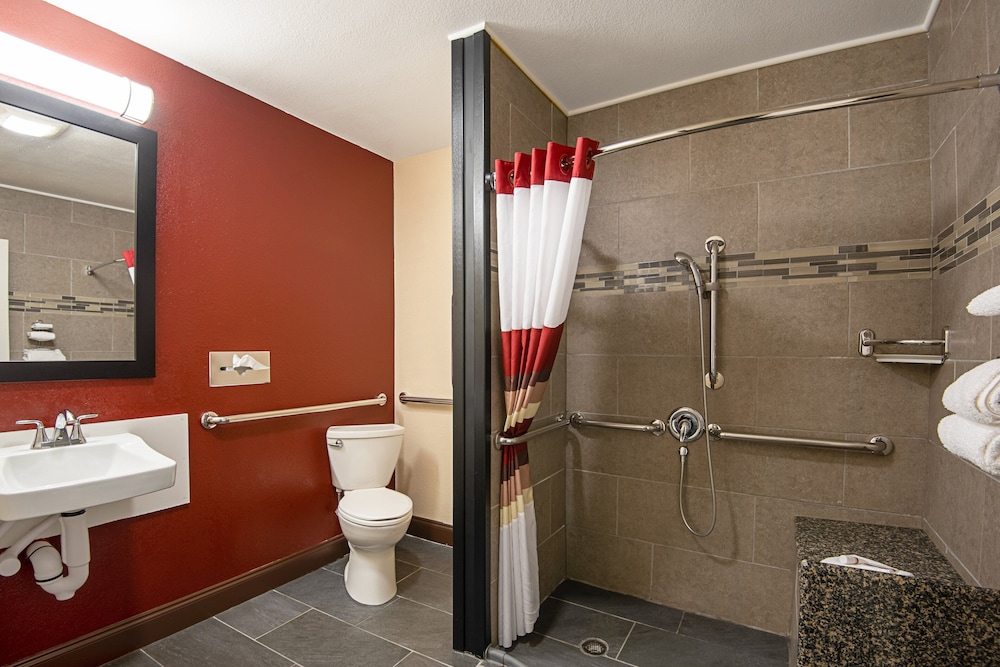 Red Roof Inn Cameron - photo 16
