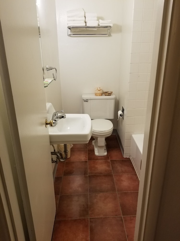 Bridge Street Inn - photo 34