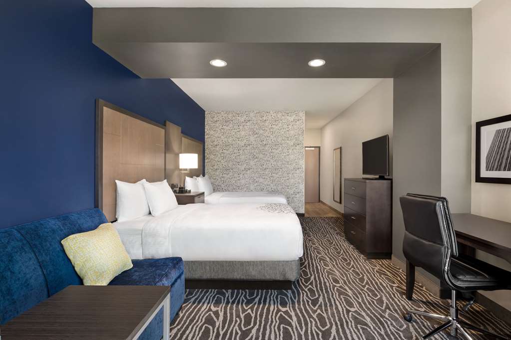 La Quinta Inn & Suites by Wyndham Rock Hill - photo 26