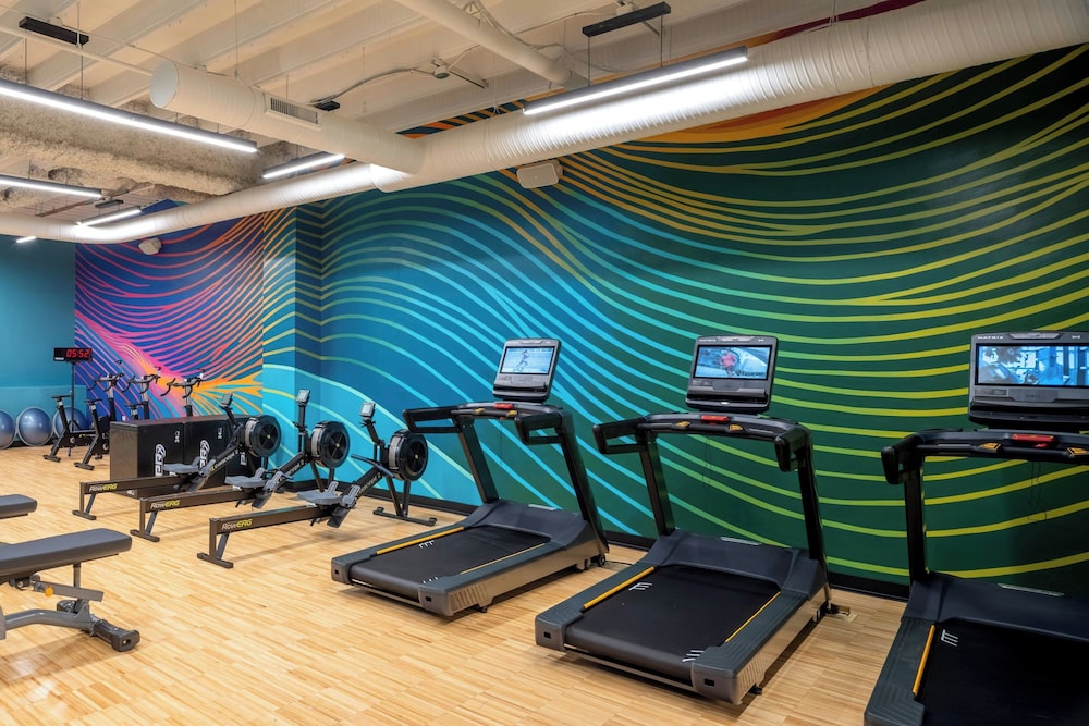 Moxy Cincinnati Downtown - photo 34