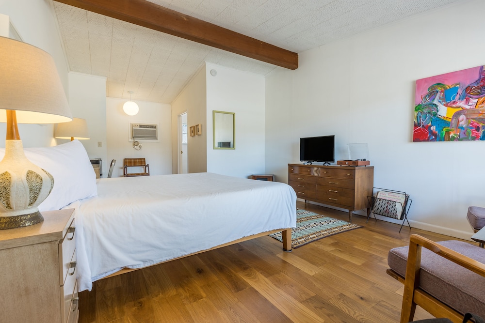 The Grayhaven Motel - photo 22