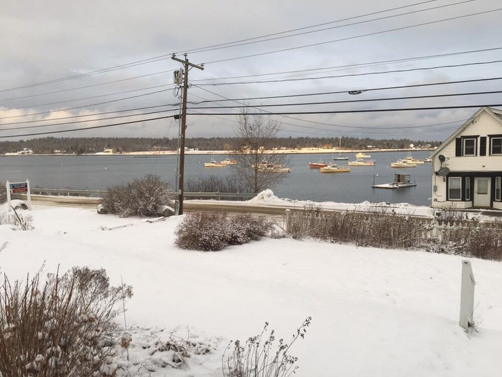Elsa's Inn on the Harbor - photo 18