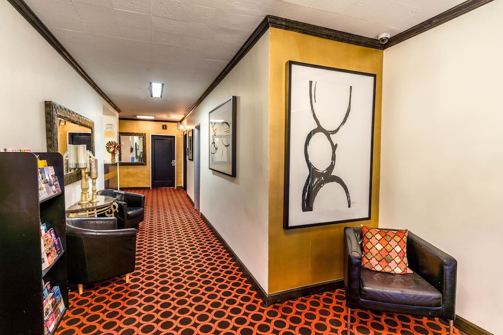 Royal Park Hotel and Hostel - photo 51