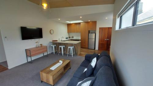 Sleek Suite by the Sand 1 bedroom — 4-Star Luxury Hotel in Dunedin, New Zealand