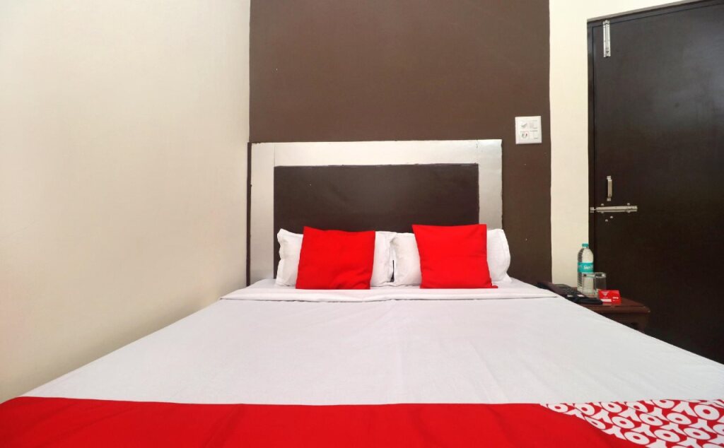OYO 19355 Blessing Guest House