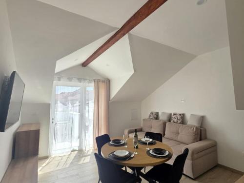 Penthouse Apartment Dijana One Bedroom Apartment with Terrace