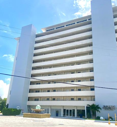 Panoramic luxurious waterfront one bedroom apartment with Miami skyline view Free parking 5min drive to Miami Beach — 4-Star Luxury Hotel in Miami Beach, United States