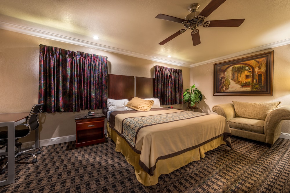 Edgewater Inn Reedley - photo 4