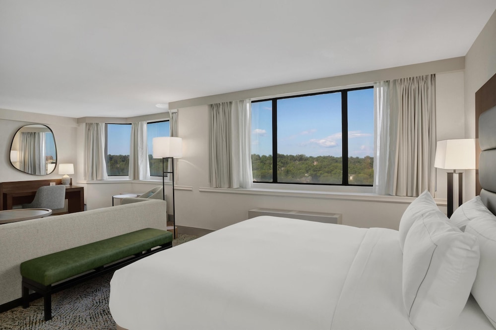Hilton Arlington National Landing - photo 43