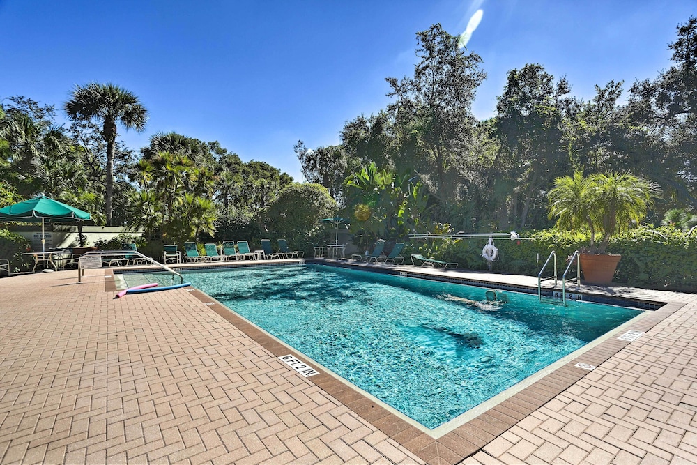 Bonita Springs Condo 4 Mi To Beach Private Patio — 4-Star Luxury Hotel in Bonita Springs, United States