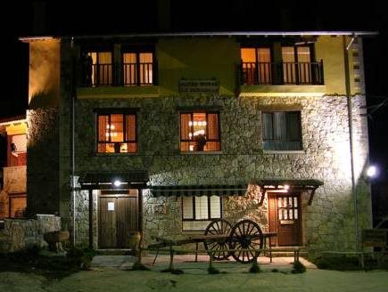 Hotel Rural La Dehesilla - carbon neutral hotel in Navarredonda De Gredos