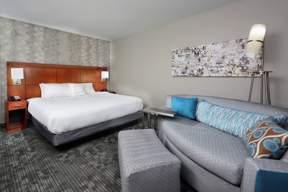 Courtyard by Marriott Danville - photo 17