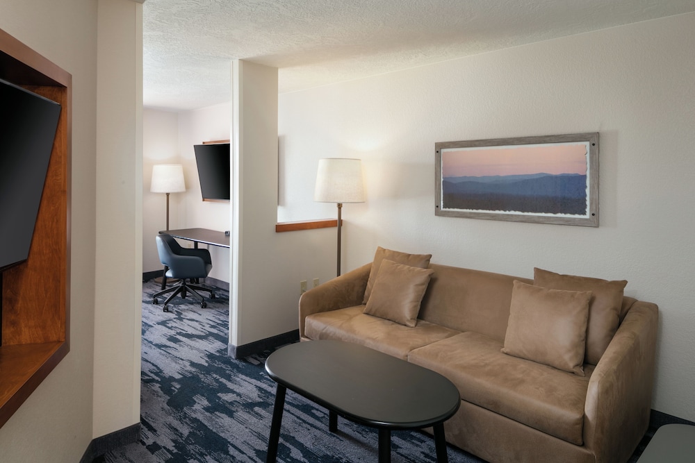 Fairfield Inn and Suites by Marriott Anchorage - photo 12