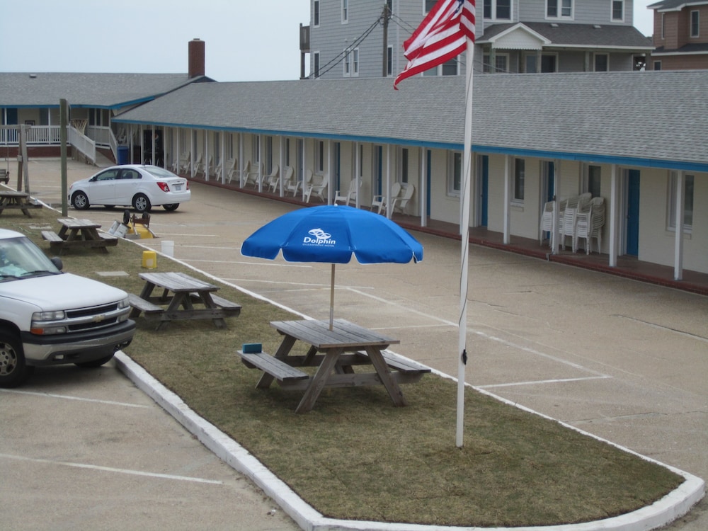 Dolphin Oceanfront Motel - photo 30