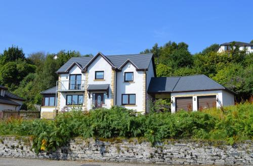 Clydeside Villa — 4-Star Luxury Hotel in Dunoon, United Kingdom
