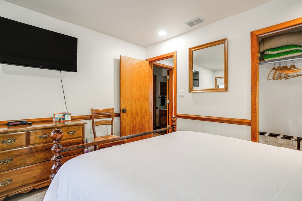 1 Mi to Wintergreen Resort Mtn View Condo - photo 18
