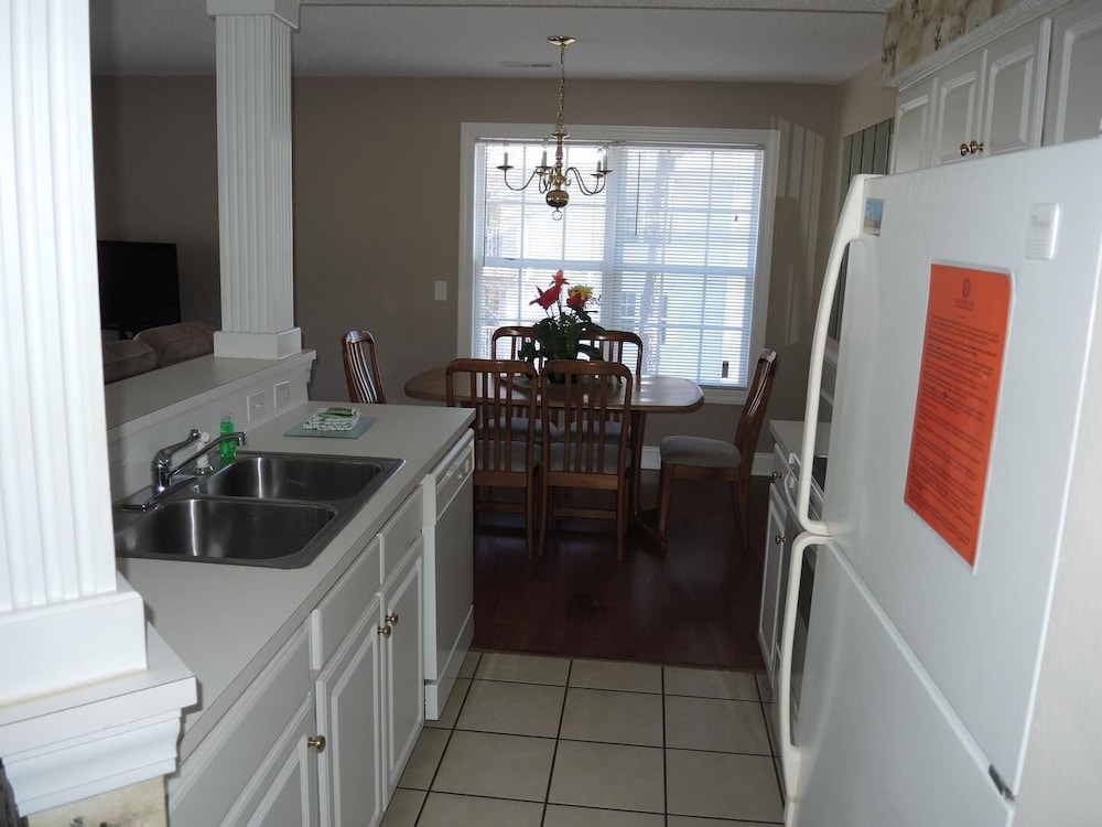 Family Friendly Brunswick Plantation Villa 1609 with Great Resort Amenities by RedAwning - photo 10