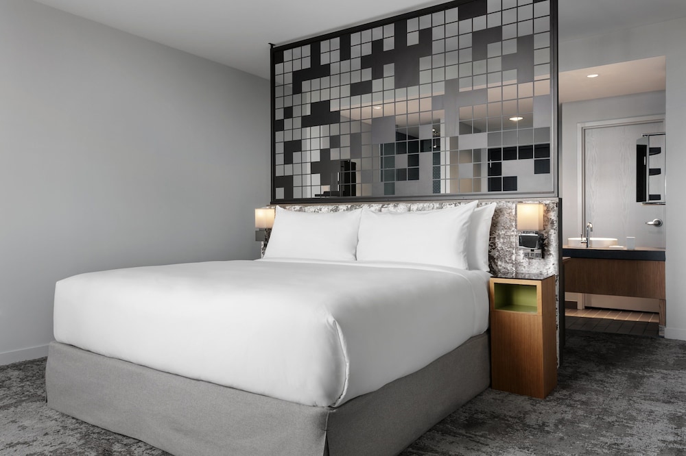 Loews Chicago O'Hare Hotel - photo 17
