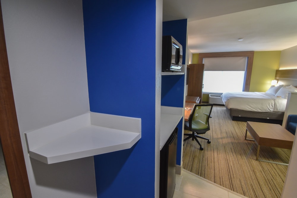 Holiday Inn Express & Suites Indianapolis Northwest by IHG - photo 9