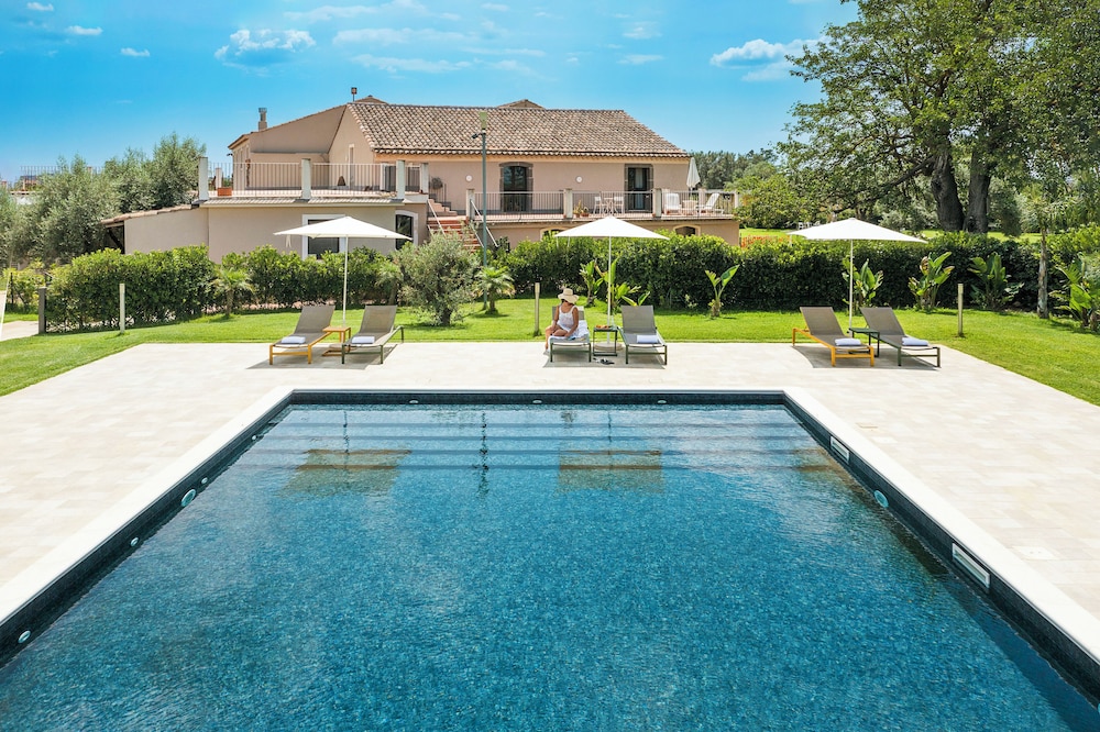 Neroli Bio Relais — 4-Star Luxury Hotel in Belpasso, Italy