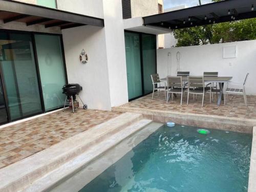Great house up to 9 close to galerias merida — 4-Star Luxury Hotel in Merida, Mexico