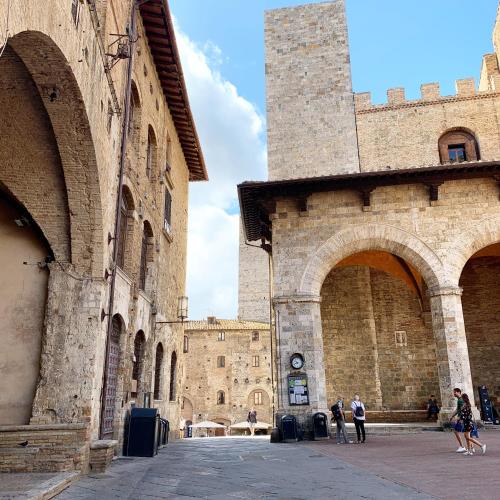 L'attico Dei Sogni — 4-Star Luxury Hotel in San Gimignano, Italy
