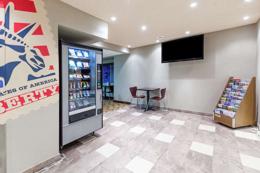 Super 8 by Wyndham Schenectady Albany Area - photo 15