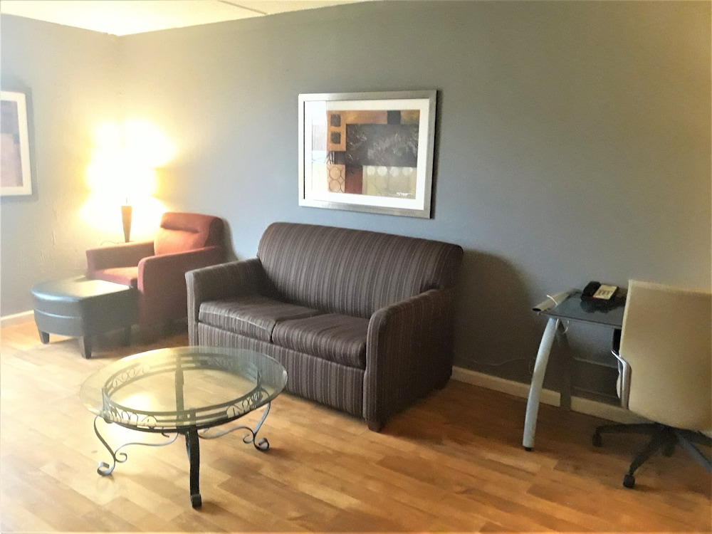 Madison Inn and Suites - photo 32
