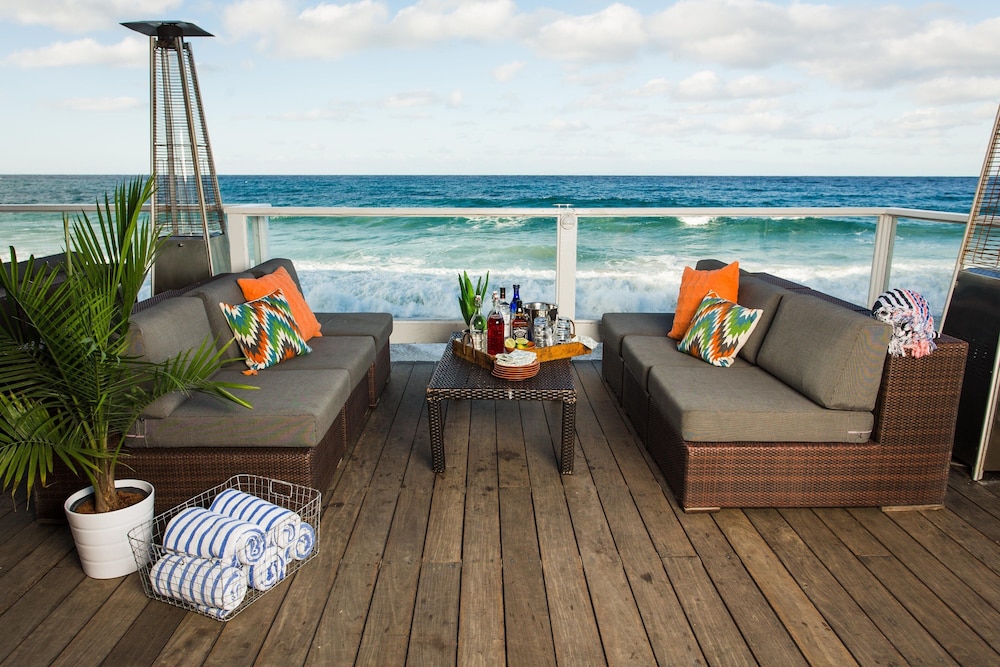 Pacific Edge Hotel - photo 82