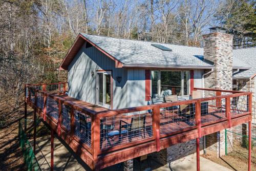 Hilltop Retreat — Brevard — photo 4