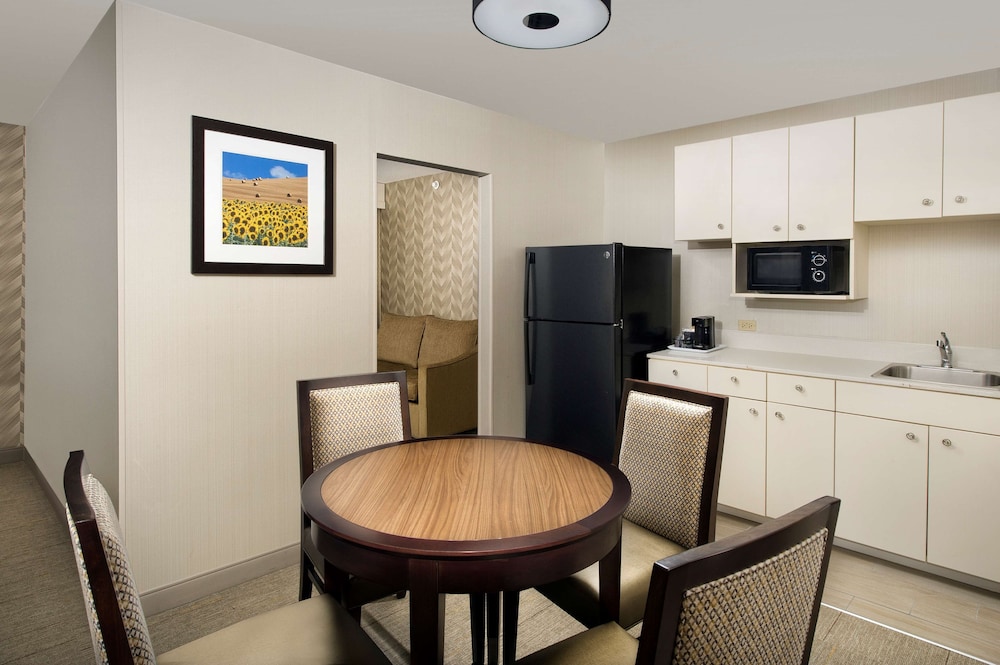 Hampton Inn Kansas City The Legends - photo 11