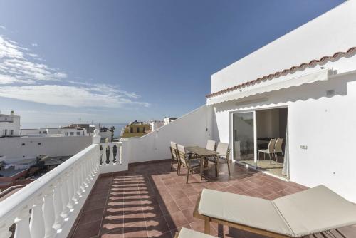Apartamento Gaviota — 4-Star Luxury Hotel in Guia De Isora, Spain