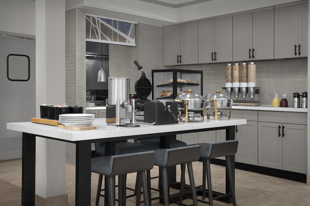 Hilton Garden Inn Auburn Opelika - photo 37