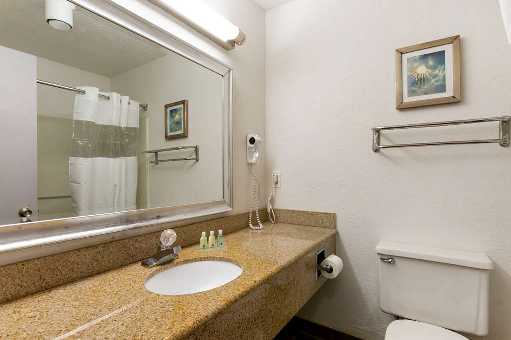 Quality Inn Alexis Rd - photo 15