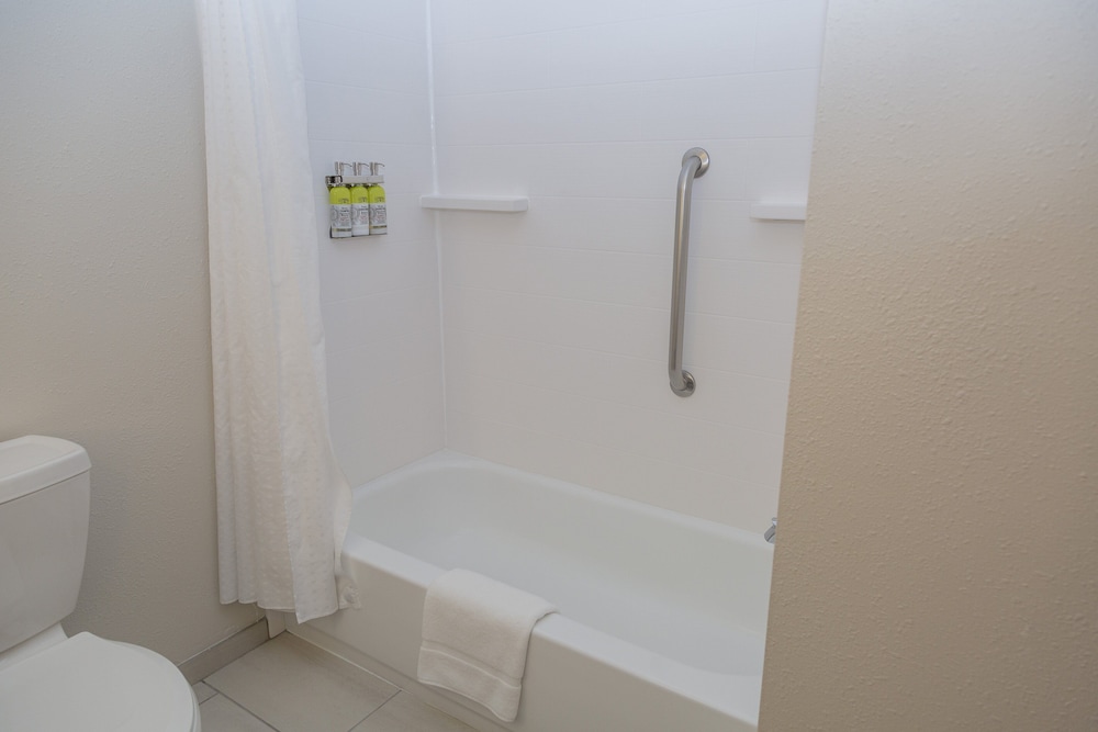 Holiday Inn Express Clayton by IHG - photo 16