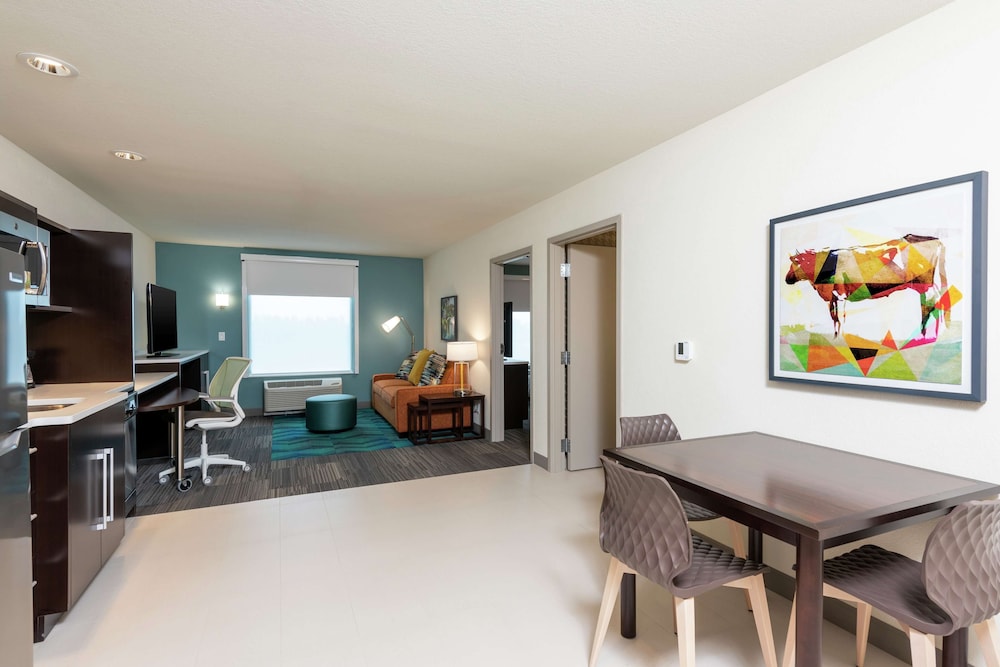 Home2 Suites by Hilton Appleton - photo 10