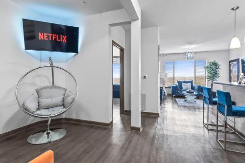 West Midtown Views King Bed Indoor Fireplaces — 4-Star Luxury Hotel in Atlanta, United States