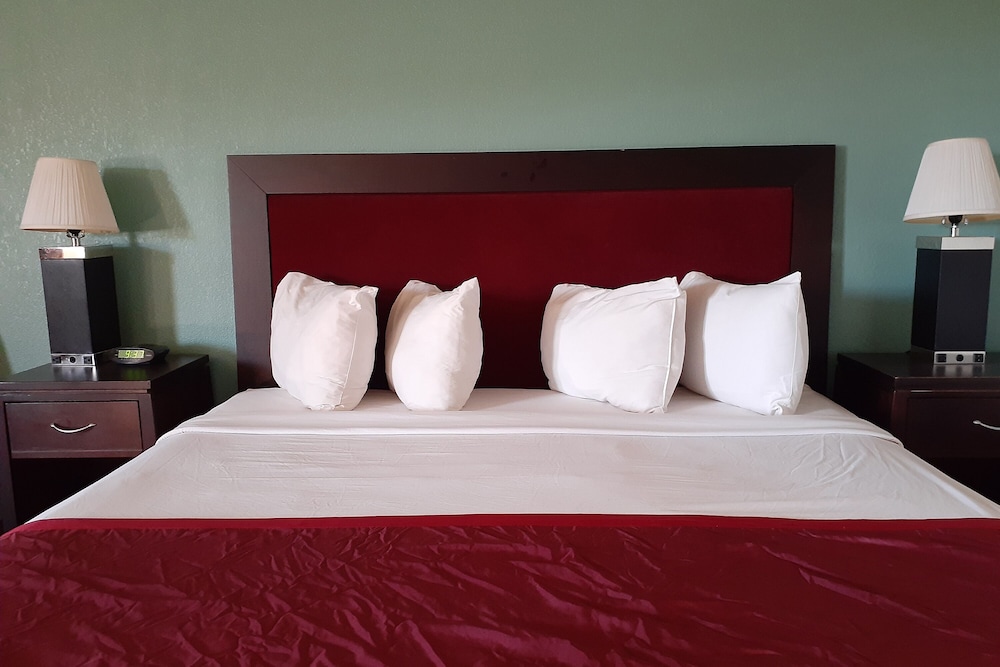 Howard Johnson Inn Salina Kansas - photo 8