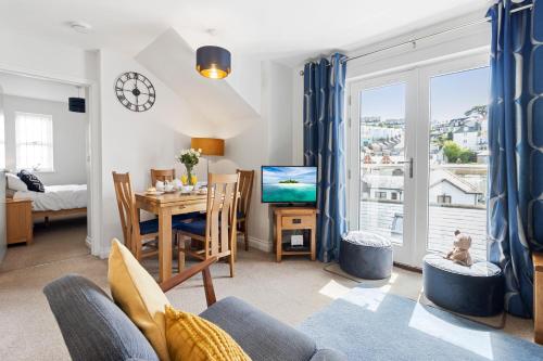 A modern and cosy apartment just yards from Brixham s bustling harbourside — 4-Star Luxury Hotel in Brixham, United Kingdom