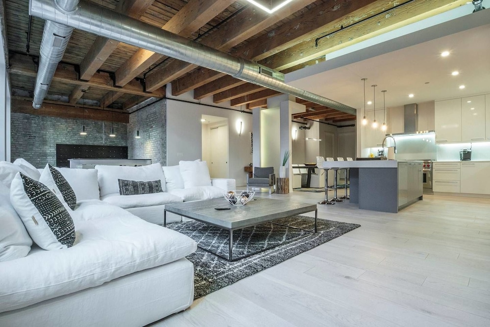 Spacious & Private 3 BDR Luxury Condo in Downtown — 4-Star Luxury Hotel in Chicago, United States